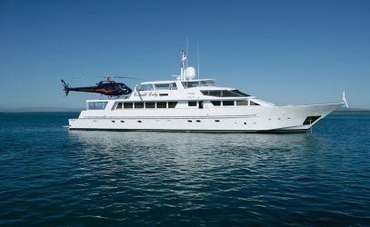 MY Emerald Lady boat hire with helicopter