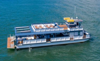 Boat Hire Sydney on Le Bleu main profile image