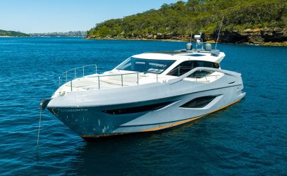 Boat hire on Impulse main exterior