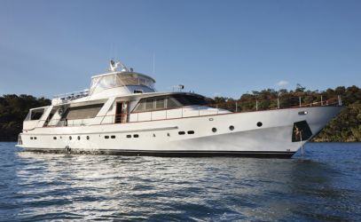 New Years Eve cruise on the Hiilani starboard side