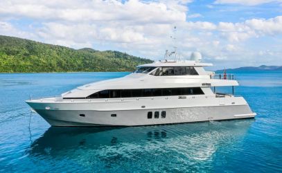 Whitsundays Super Yacht Hire on Segara main profile
