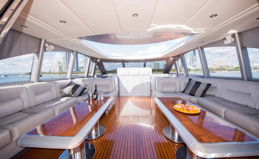 New Years Eve Cruises on New Warren lounge