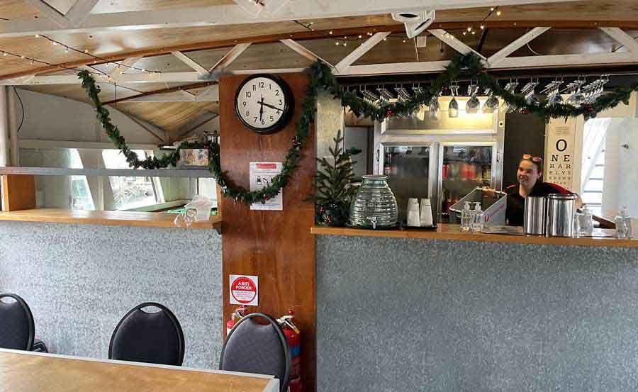 Boat Hire on Bayrunner Licensed Bar Boat Hire on Bayrunner Licensed Bar