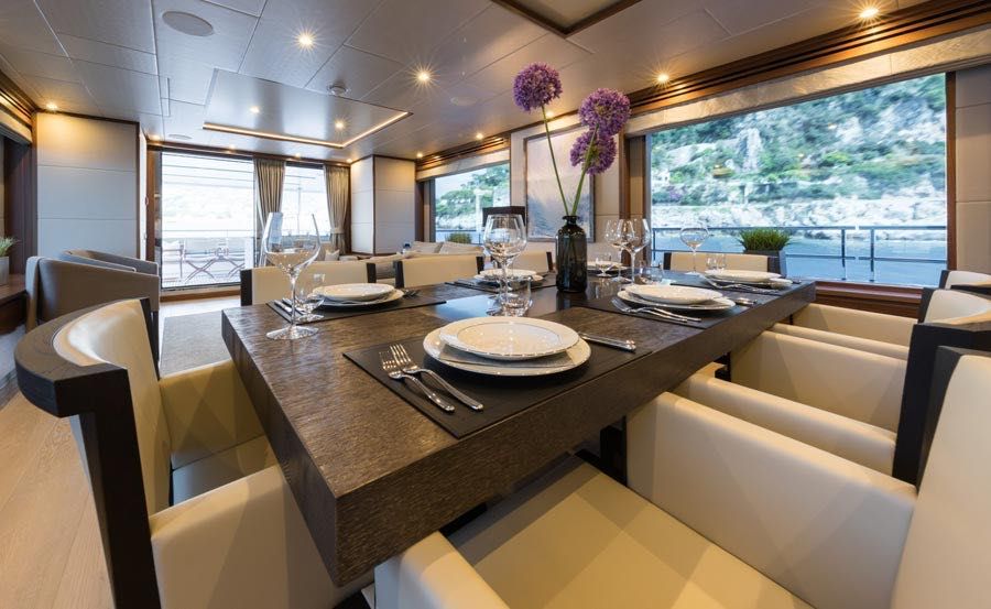 Vivid Cruises on Belle Dining Vivid Cruises on Belle Dining