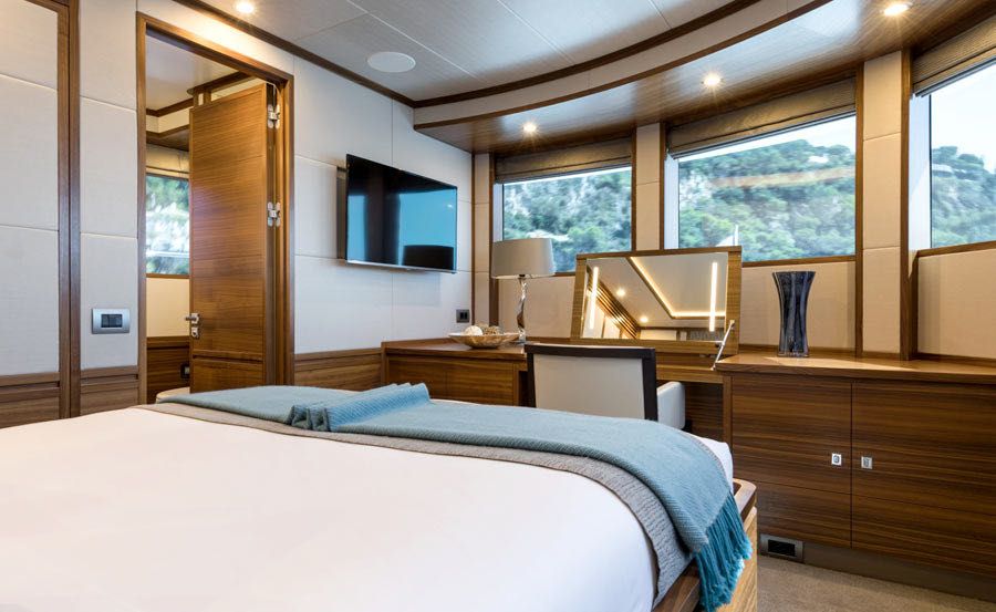 Boat Hire on Belle Main deck VIP