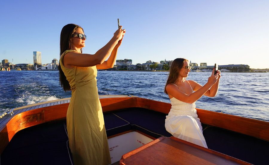 Sydney Harbour Iconic Sunset Selfies Tour