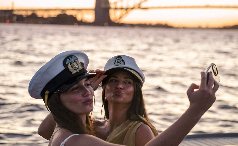 Sydney Harbour Iconic Sunset Selfies Tour