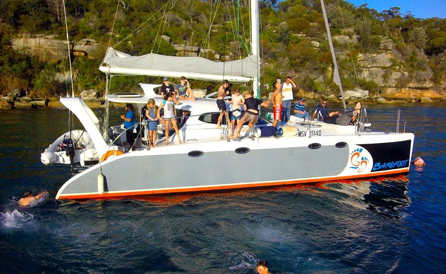 Barefoot boat hire close to beach