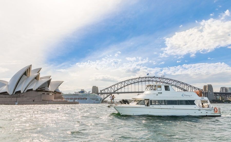 https://www.anyboat.com.au/media/catalog/product/cache/3d98a21d93a47449f8fd839055ce5f12/b/o/boat-hire-fleetwing-ii-passing-sydney-opera-house.jpg