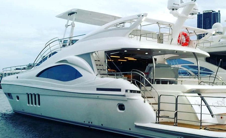 Boat Hire Gold Coast on Ava Boat Hire Gold Coast on Ava