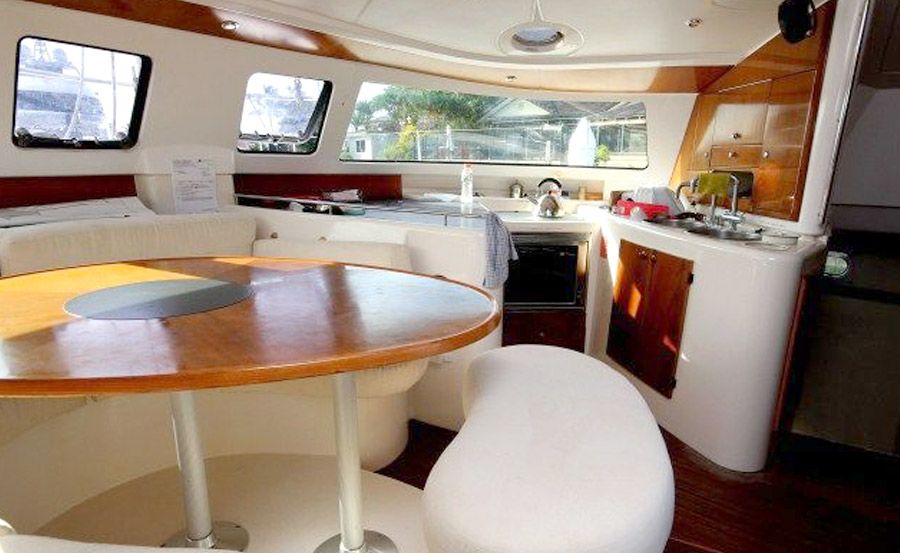 cabin on Aristocat boat hire cabin on Aristocat boat hire