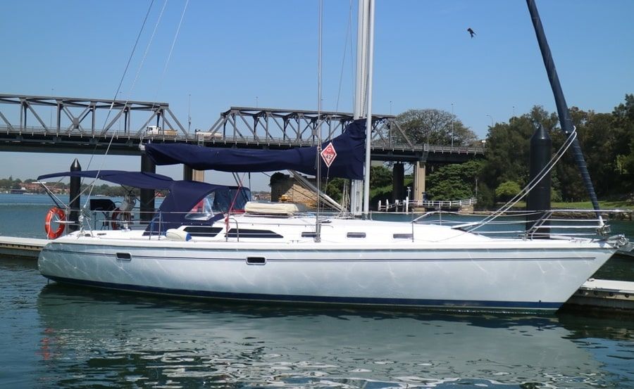 https://www.anyboat.com.au/media/catalog/product/cache/3d98a21d93a47449f8fd839055ce5f12/b/o/boat-hire-on-ballymagirl-side-view.jpg