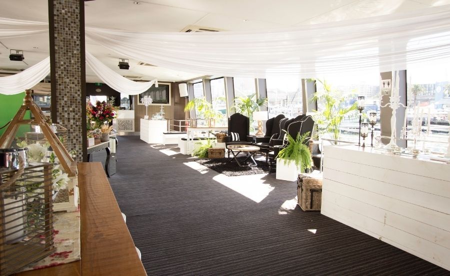 Boat hire Bella Vista lounge Boat hire Bella Vista lounge