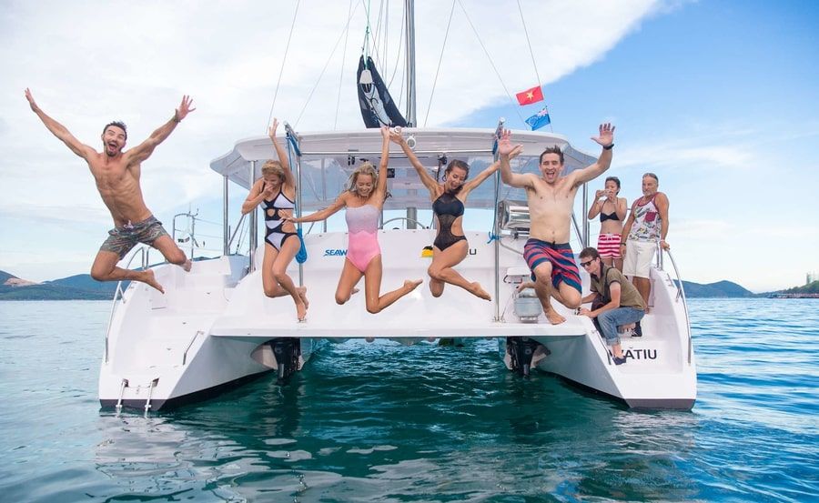 Rear swim platform on Boat Hire on Champagne Sailing Rear swim platform on Boat Hire on Champagne Sailing