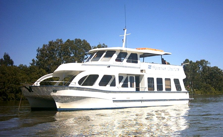 Side view of Boat hire Brisbane on Condor Side view of Boat hire Brisbane on Condor