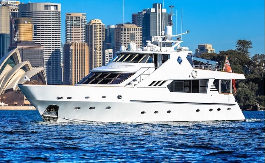 https://www.anyboat.com.au/media/catalog/product/cache/3d98a21d93a47449f8fd839055ce5f12/b/o/boat-hire-on-galaxy-i-main-profile-image_1_1.jpg