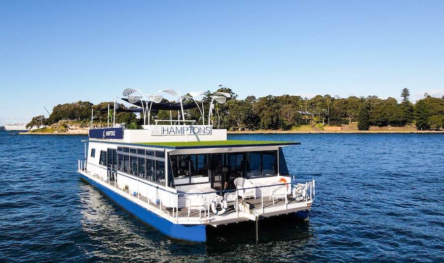 https://www.anyboat.com.au/media/catalog/product/cache/3d98a21d93a47449f8fd839055ce5f12/b/o/boat-hire-on-hamptons-starboard.jpg
