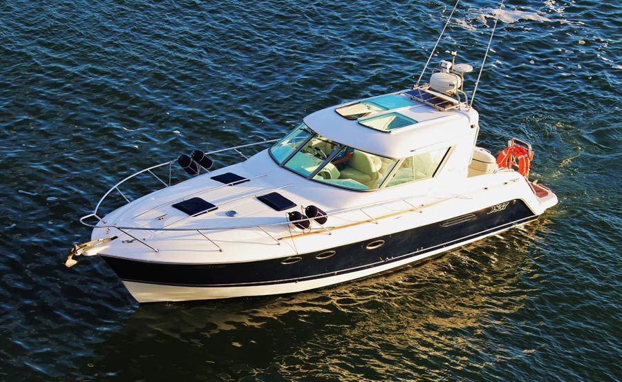 Boat Hire on Inception on calm waters Boat Hire on Inception on calm waters