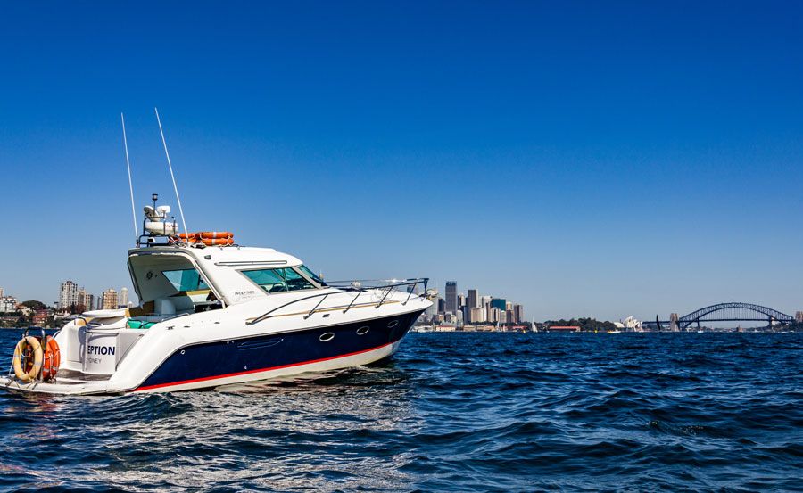 Boat Hire on Inception stern view Boat Hire on Inception stern view