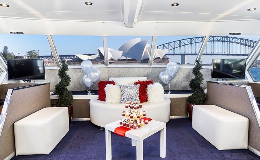boat hire on Jerry Bailey deck
boat hire on Jerry Bailey deck