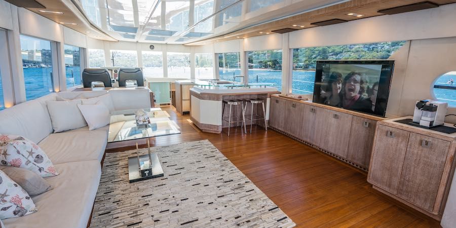 Main lounge of Boat hire on NISI Main lounge of Boat hire on NISI