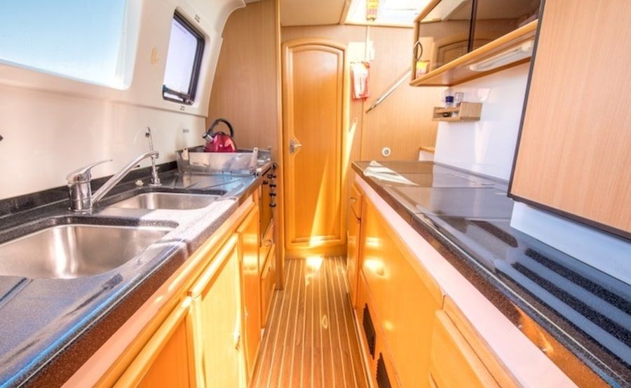 Boat Hire on Pearl Boat Hire on Pearl