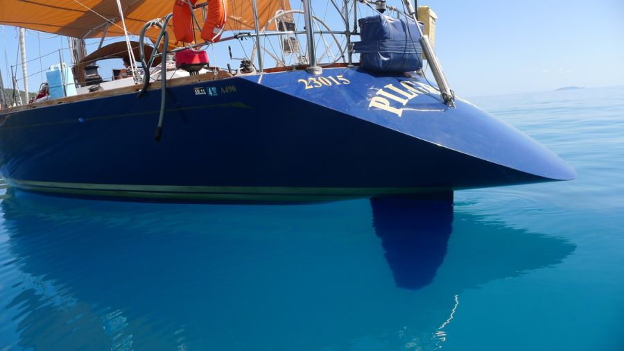 boat-hire-on-Pilgrim-rear-view boat-hire-on-Pilgrim-rear-view