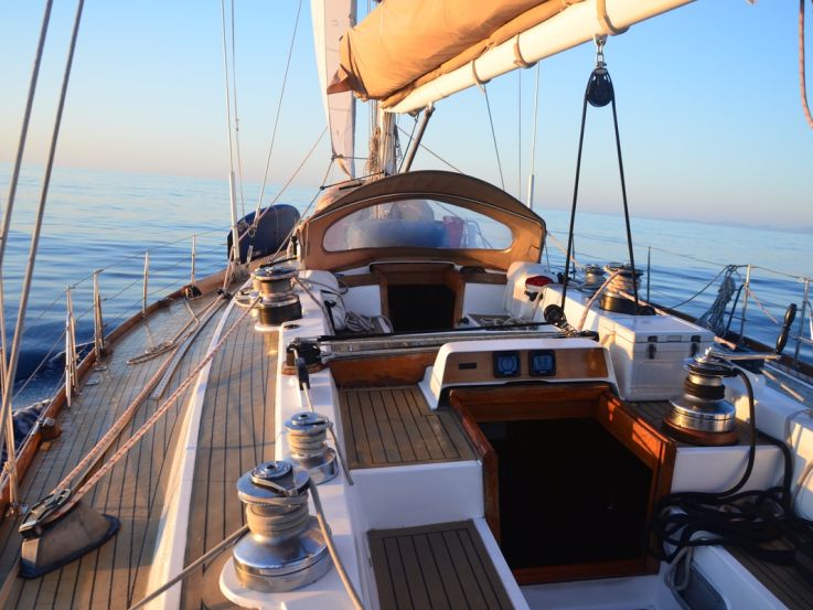 boat-hire-on-Pilgrim-top-deck boat-hire-on-Pilgrim-top-deck