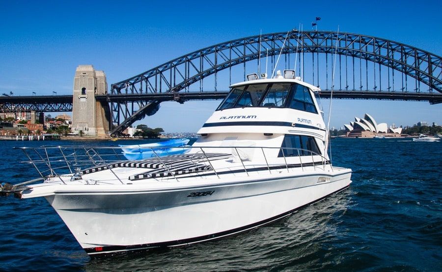 Boat hire on Platinum with harbour bridge backdrop Boat hire on Platinum with harbour bridge backdrop