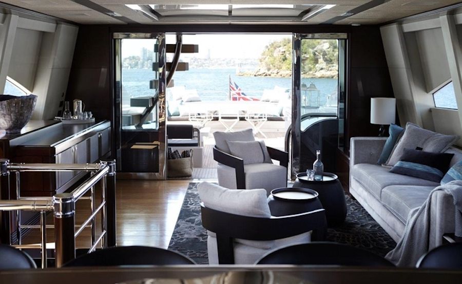Boat hire on Quantum main saloon looking aft