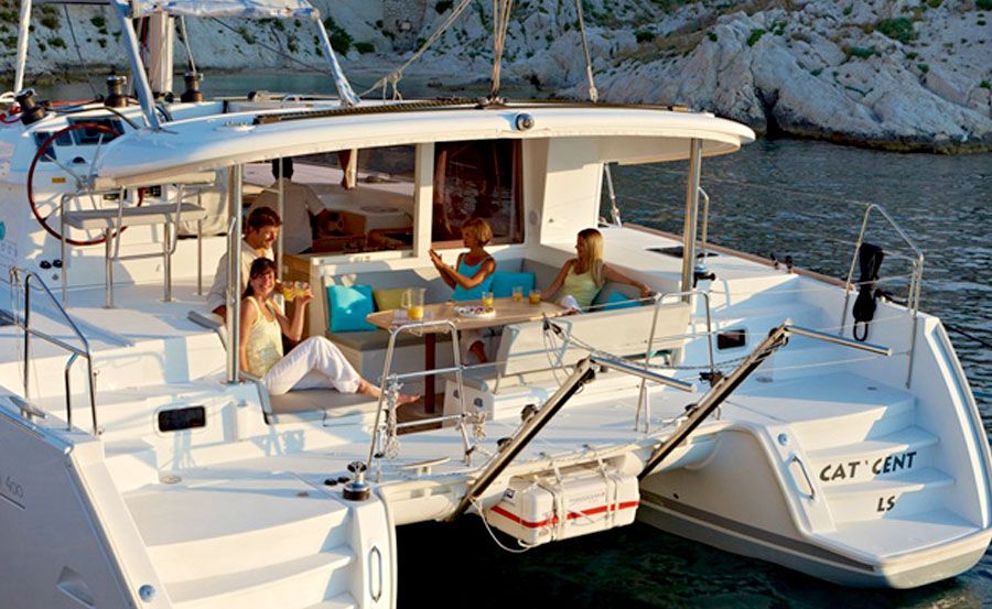 Boat Hire on The Great South East Boat Hire on The Great South East
