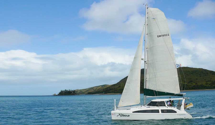 https://www.anyboat.com.au/media/catalog/product/cache/3d98a21d93a47449f8fd839055ce5f12/b/o/boat-hire-on-xtsea-cruising-the-whitsundays_1.jpg