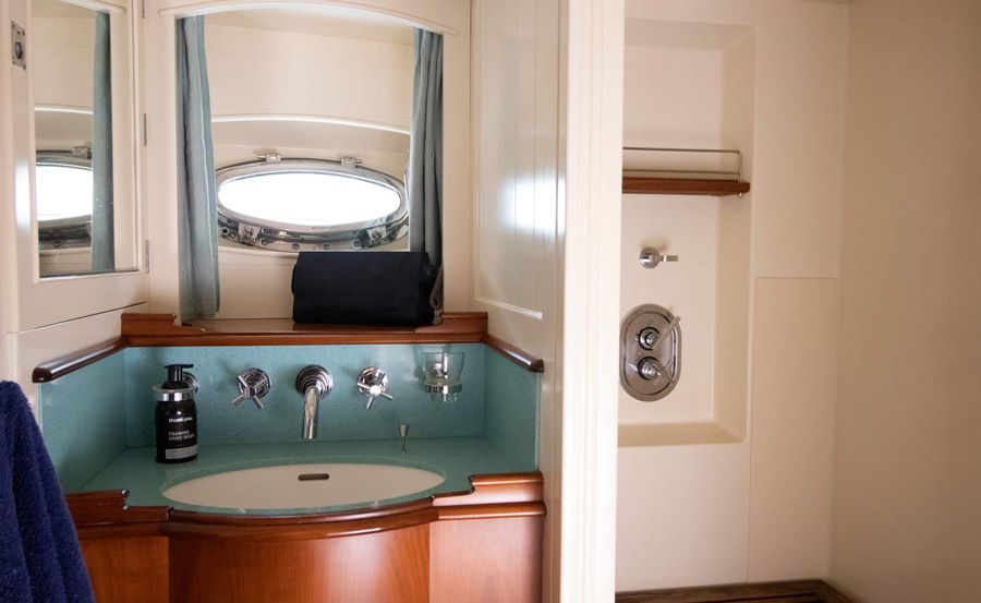 Boat Hire Sydney on Atao ensuite bathroom Boat Hire Sydney on Atao ensuite bathroom