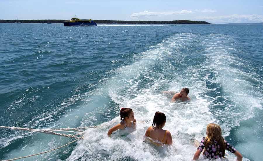 Boat Hire on Aria Stern Boat Hire on Aria Stern