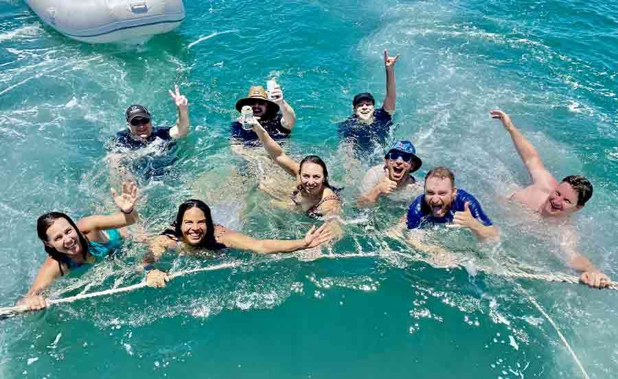 Boat Hire on Aria Water Toys Boat Hire on Aria Water Toys