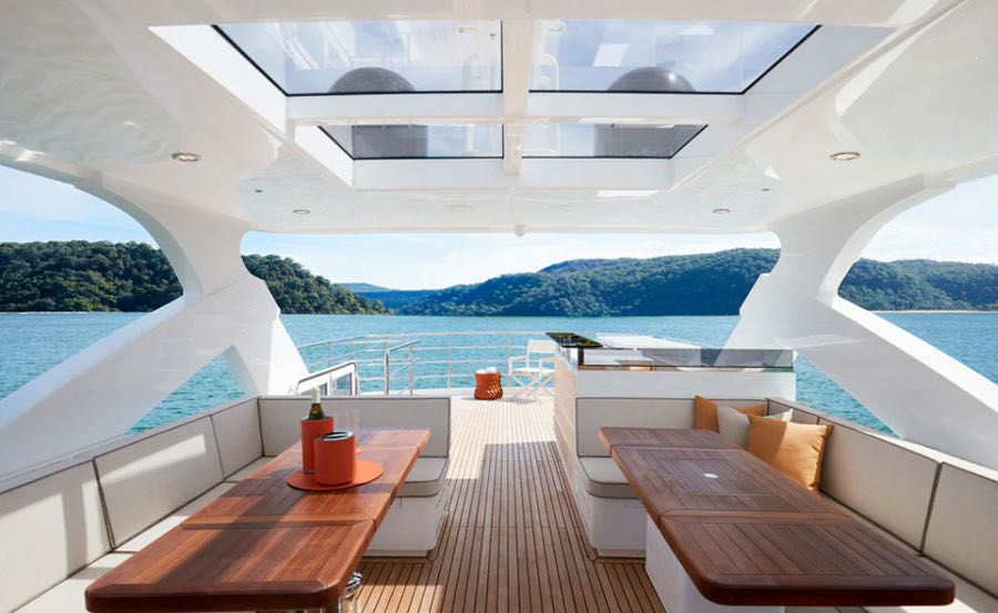 Boat Hire on Carpe Diem Deck Lounge Boat Hire on Carpe Diem Deck Lounge