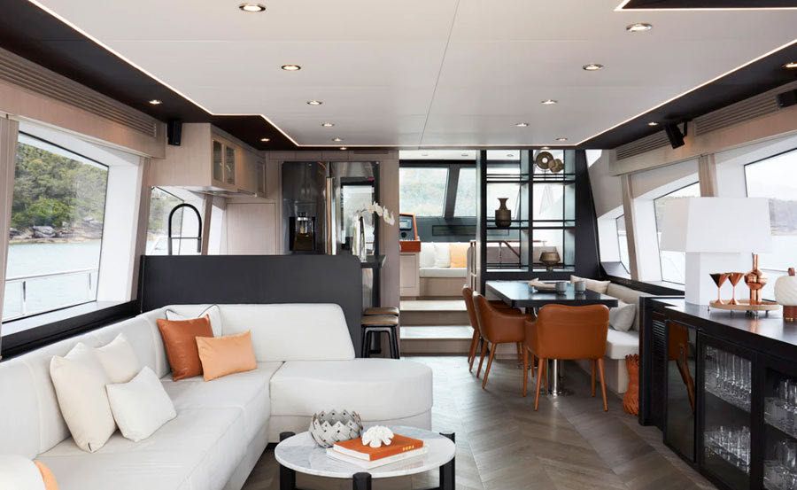 Boat Hire on Carpe Diem Saloon & Dining Boat Hire on Carpe Diem Saloon & Dining