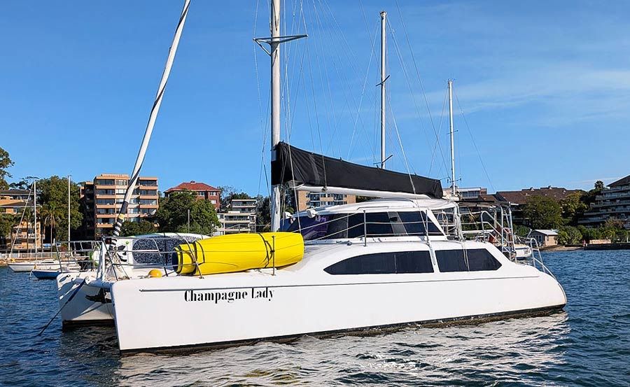 https://www.anyboat.com.au/media/catalog/product/cache/3d98a21d93a47449f8fd839055ce5f12/c/h/champagne-lady-1.jpg