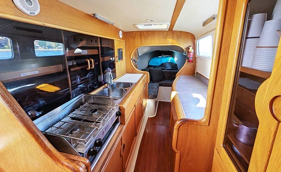 Boat Hire on Champagne Lady kitchen Boat Hire on Champagne Lady kitchen