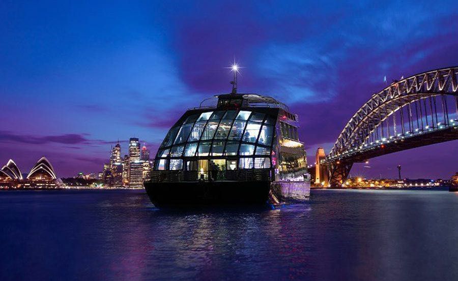 Boat Hire on Clearview in front of the Sydney Harbour Bridge