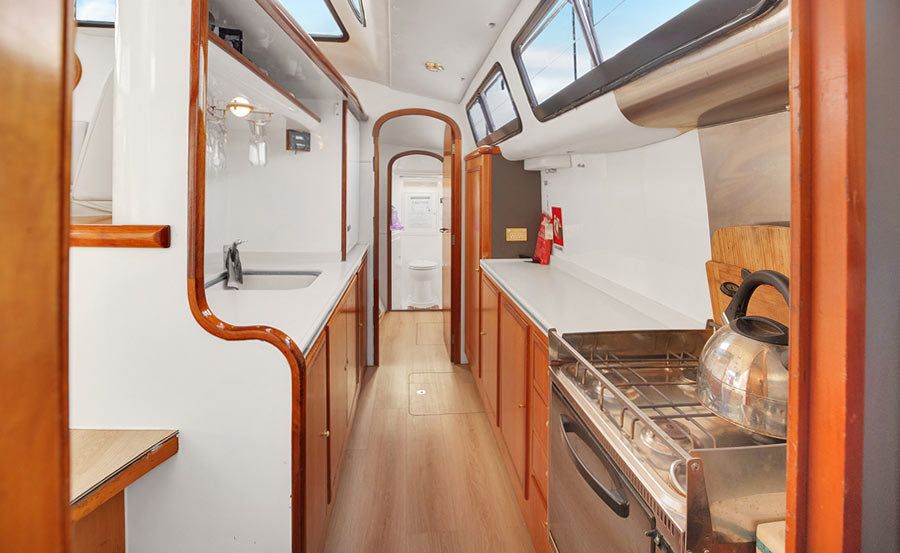 Boat Hire on Cloud 9 Boat Hire on Cloud 9