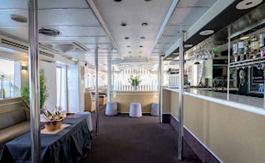 Boat Hire on Constellation Boat Hire on Constellation