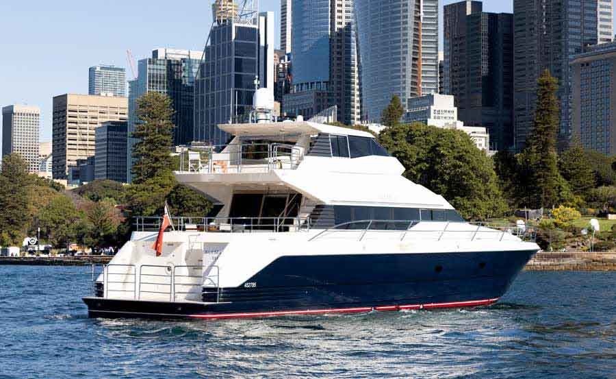 Luxury Boat Hire Sydney on Element Stern View