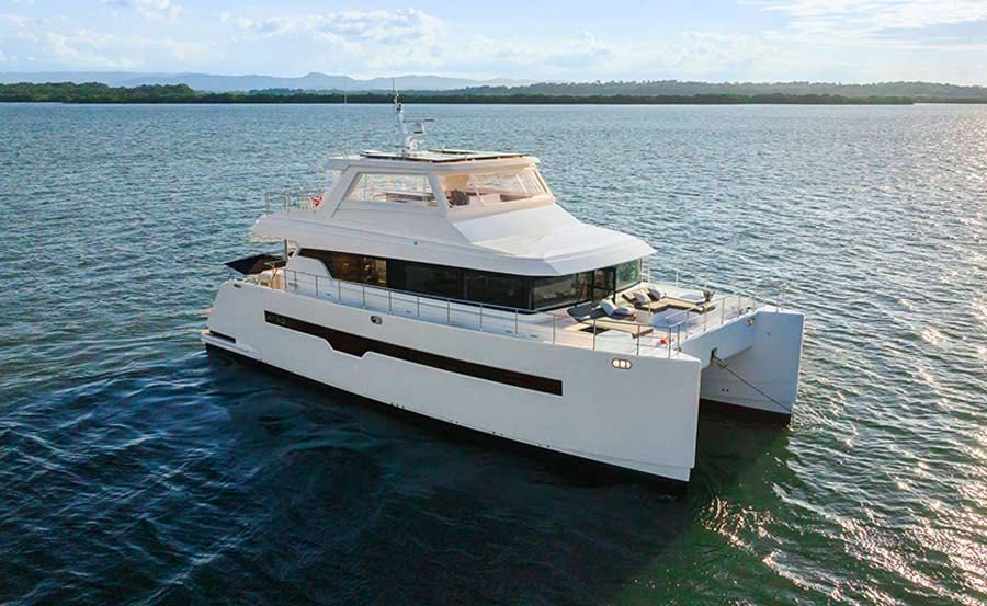 Whitsundays Boat Hire on Ginger starboard view Whitsundays Boat Hire on Ginger starboard view