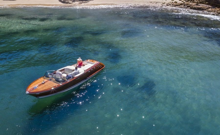 harbour cruise on La Dolce Vita aerial view on beach
harbour cruise on La Dolce Vita aerial view on beach
