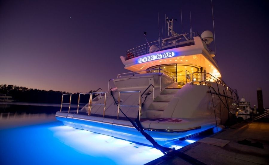 Harbour cruises on Seven Star at night