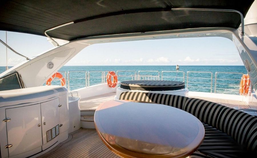 Flybridge lounge for Harbour cruises on Seven Star