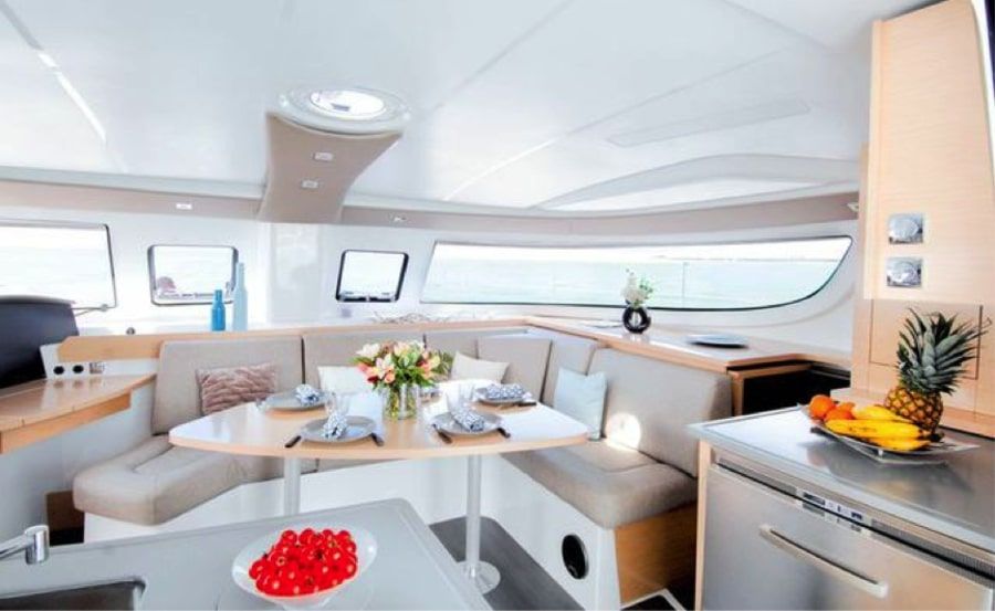 Boat hire on Too Up Lounge Boat hire on Too Up Lounge