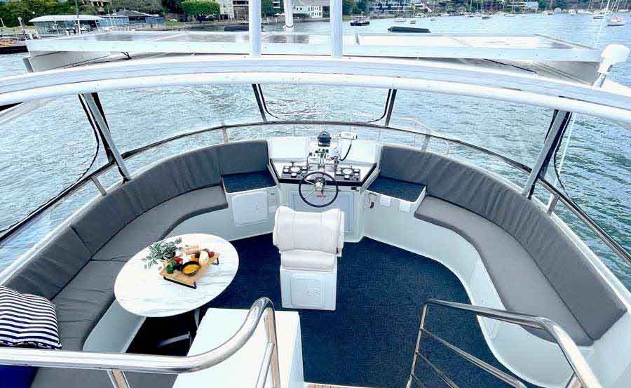 New Years Eve Cruises on Heaven flybridge New Years Eve Cruises on Heaven flybridge