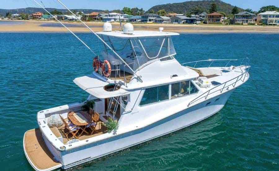 Boat Hire on MV Highlander Stern